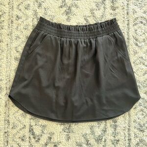 DR2 black skort. Size M